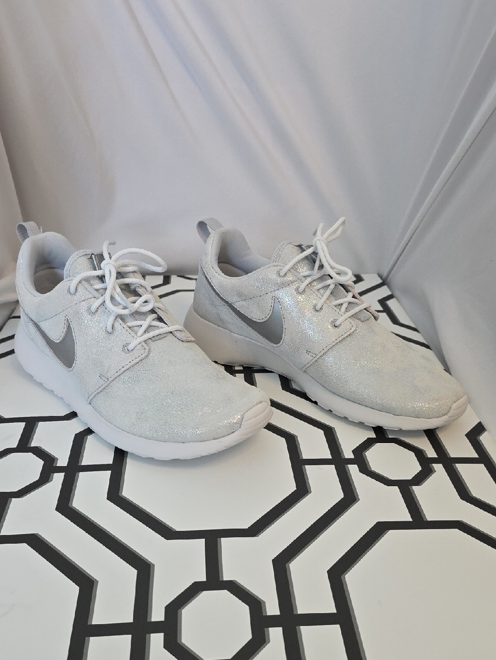 Nike White/Silver Glitter Low-Top Sneakers with Silver Swoosh